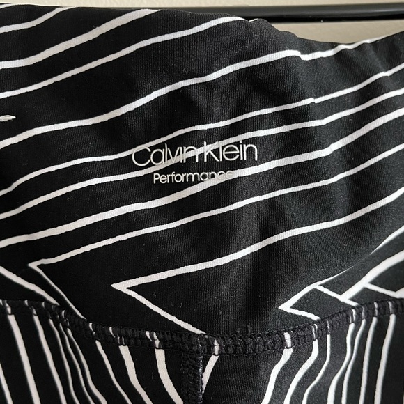 Calvin Klein Performance Leggings Size Medium - Picture 7 of 9
